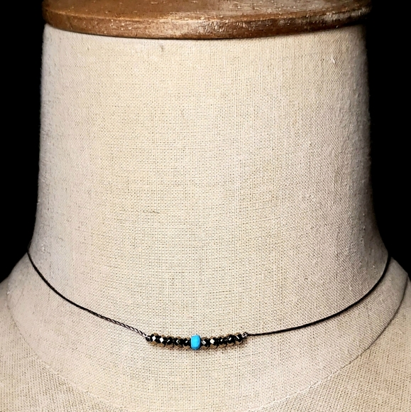 minimal turquoise necklace - Picture 4 of 8